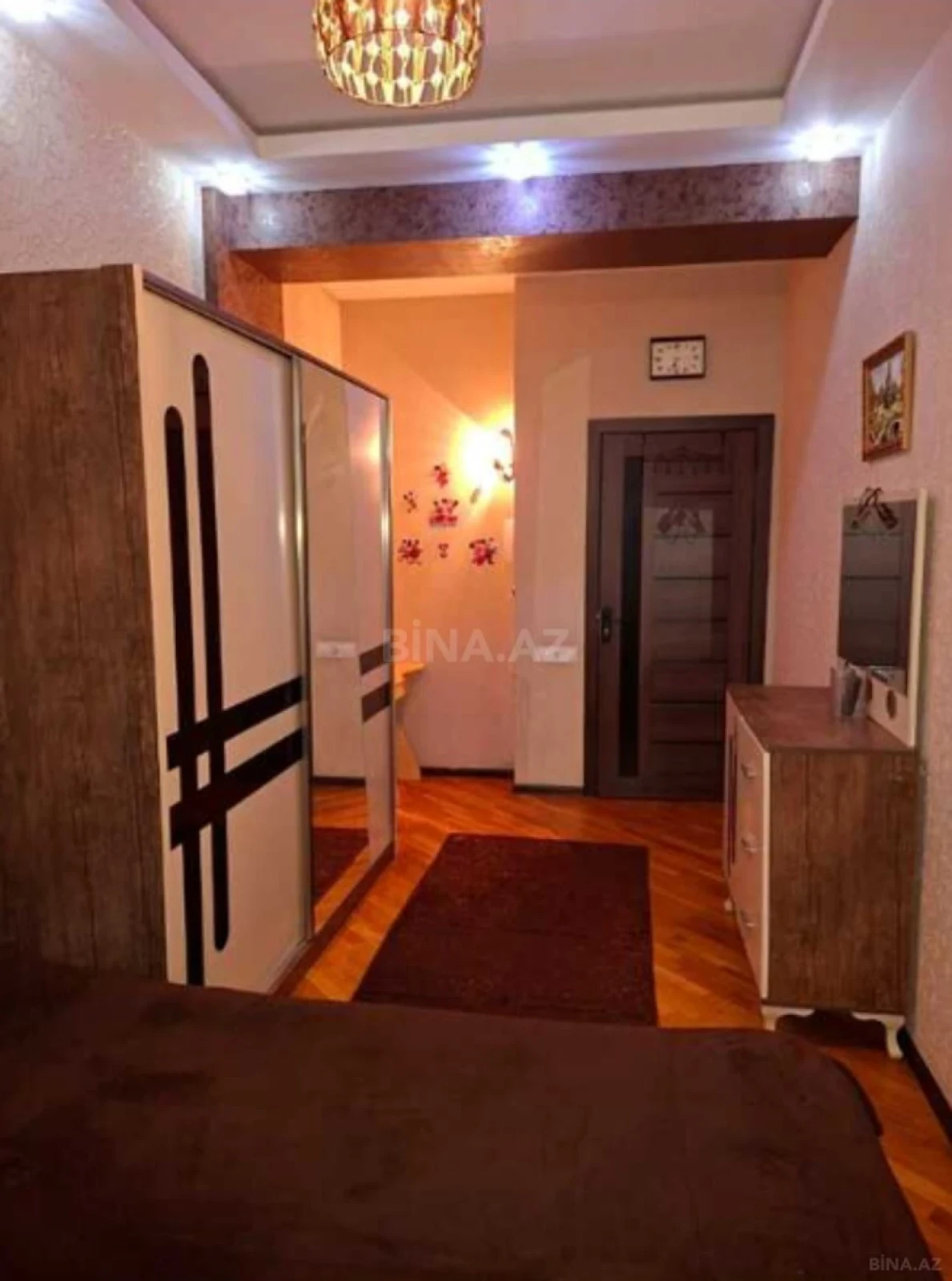 Kirayə verilir 2 otaqlı mənzil 70 m²
