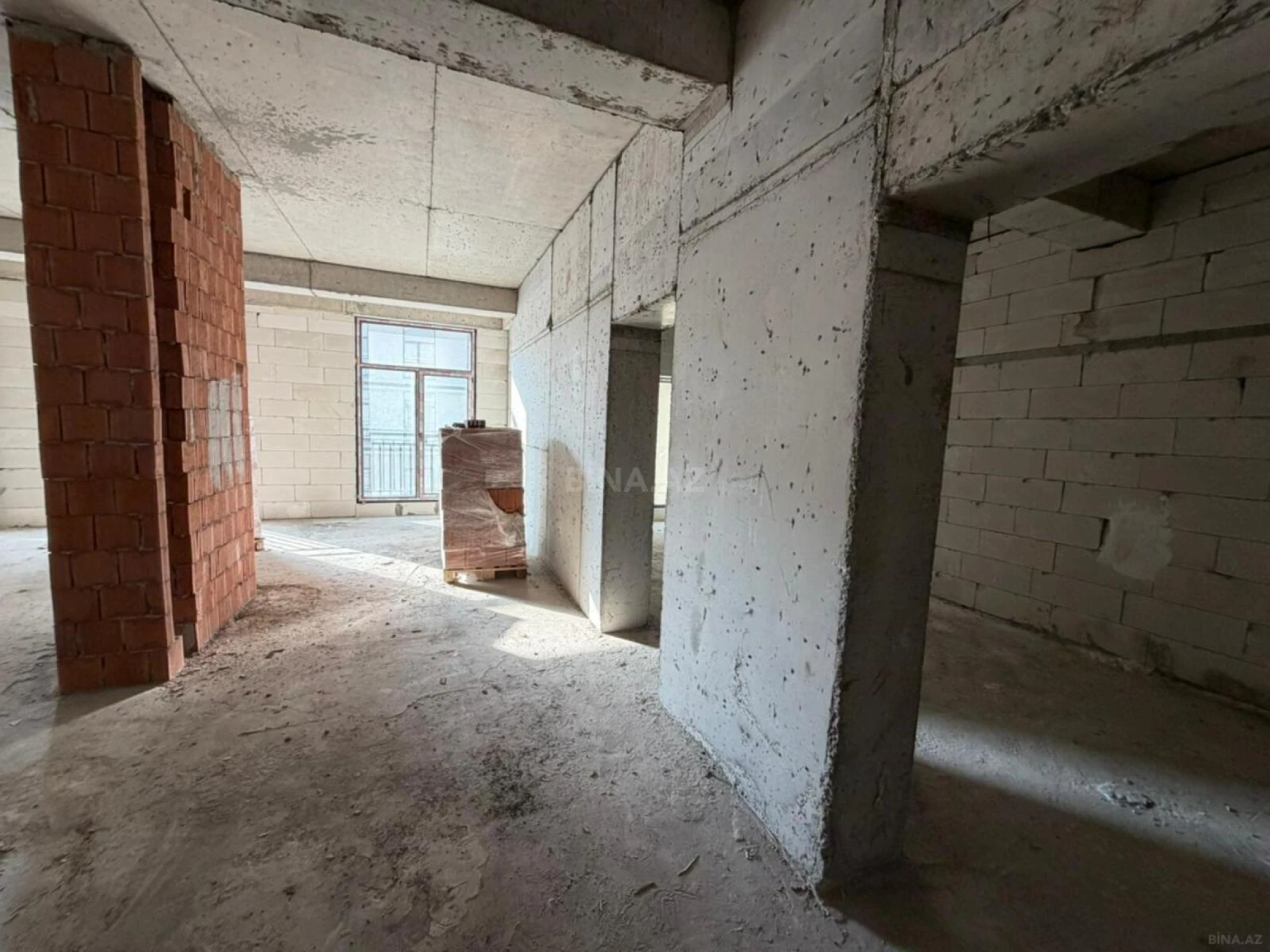 Satılır 2 otaqlı mənzil 86 m²