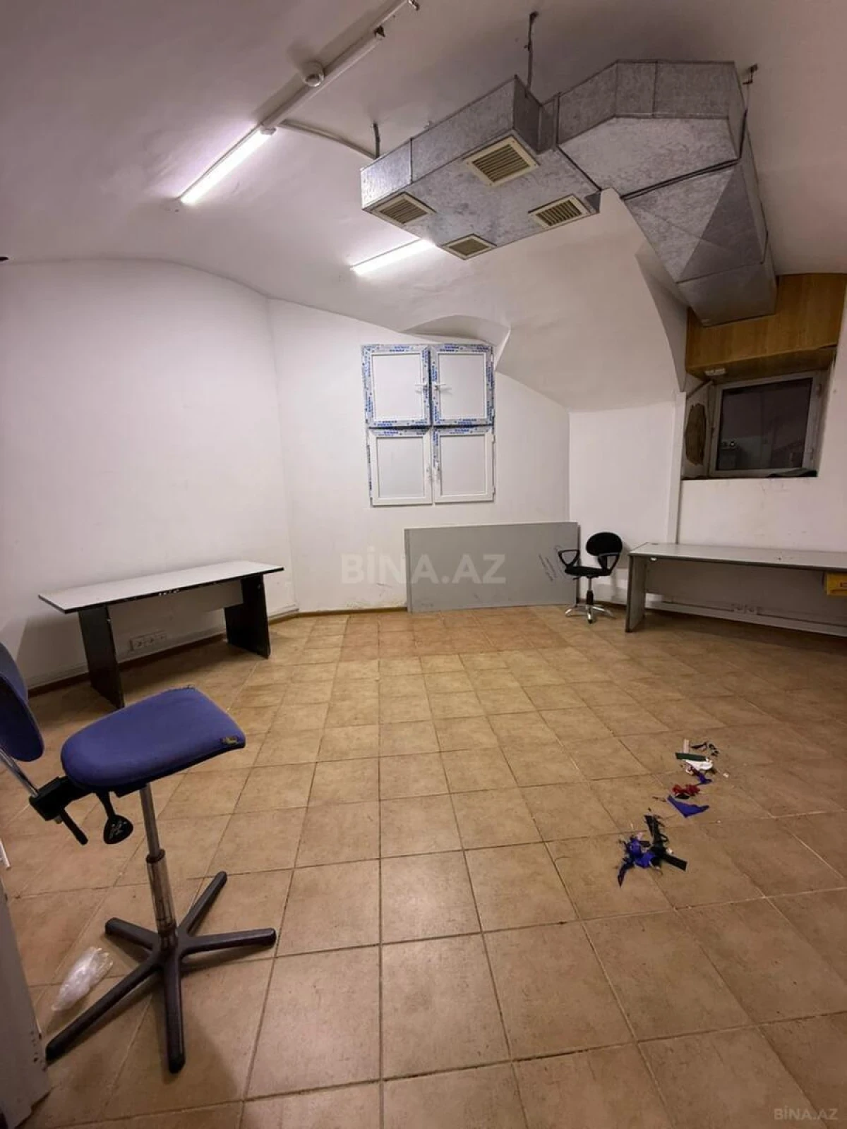 Kirayə verilir obyekt 151 m²