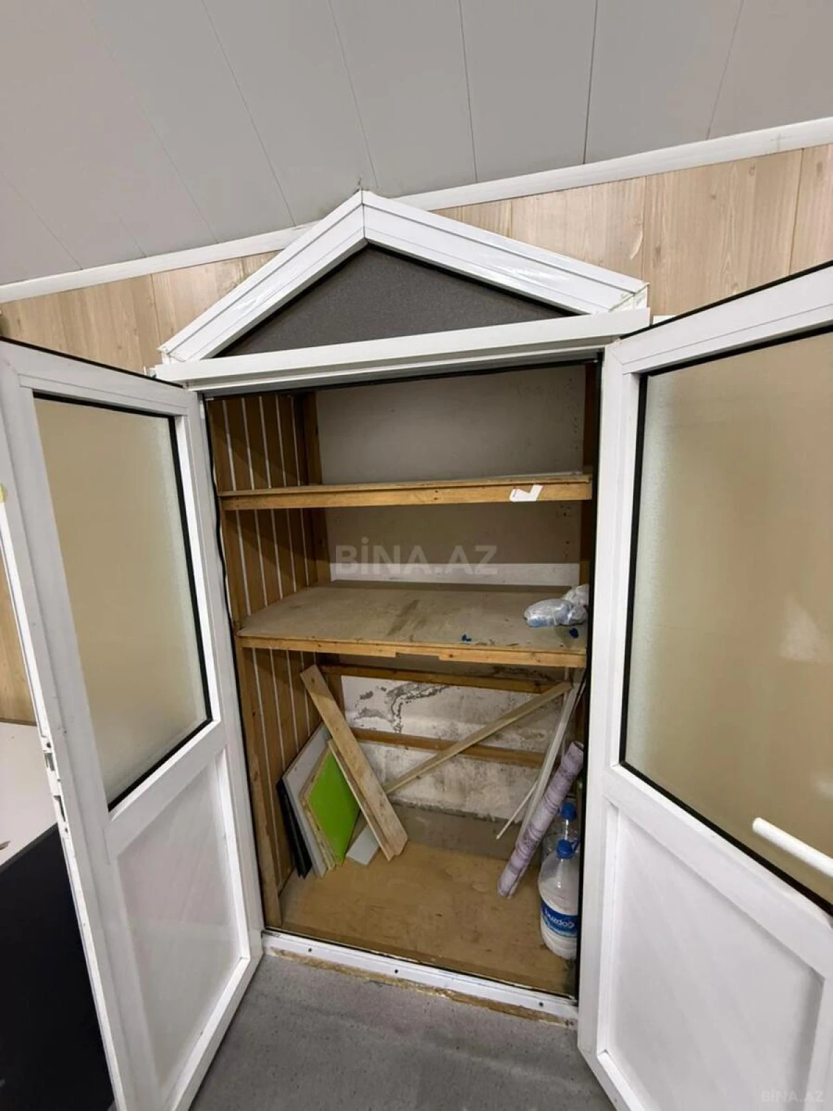Kirayə verilir obyekt 151 m²