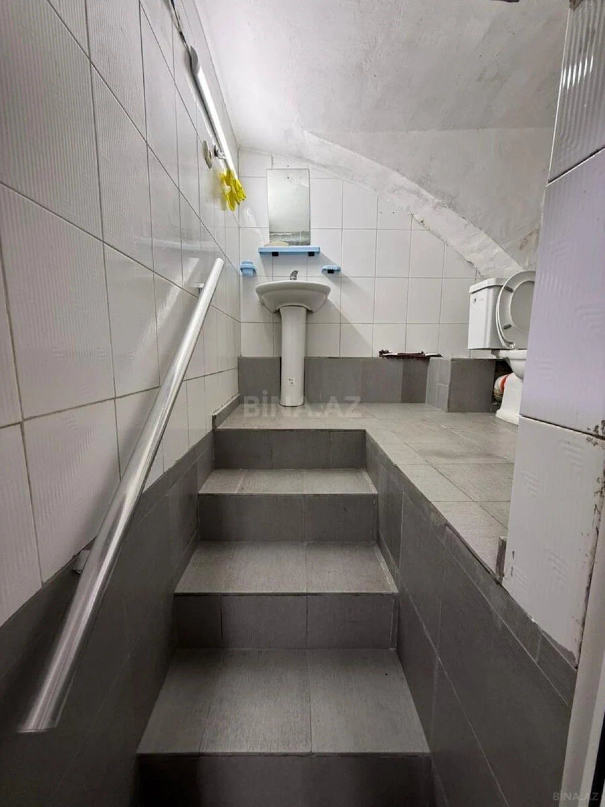 Kirayə verilir obyekt 151 m²
