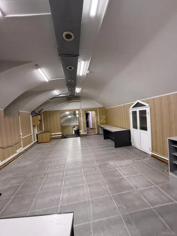 Kirayə verilir obyekt 151 m²