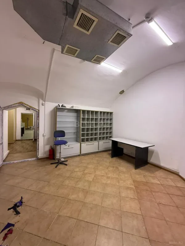 Kirayə verilir obyekt 151 m²