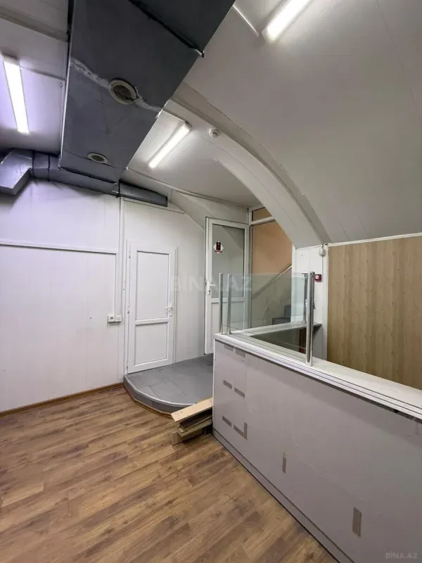 Kirayə verilir obyekt 151 m²