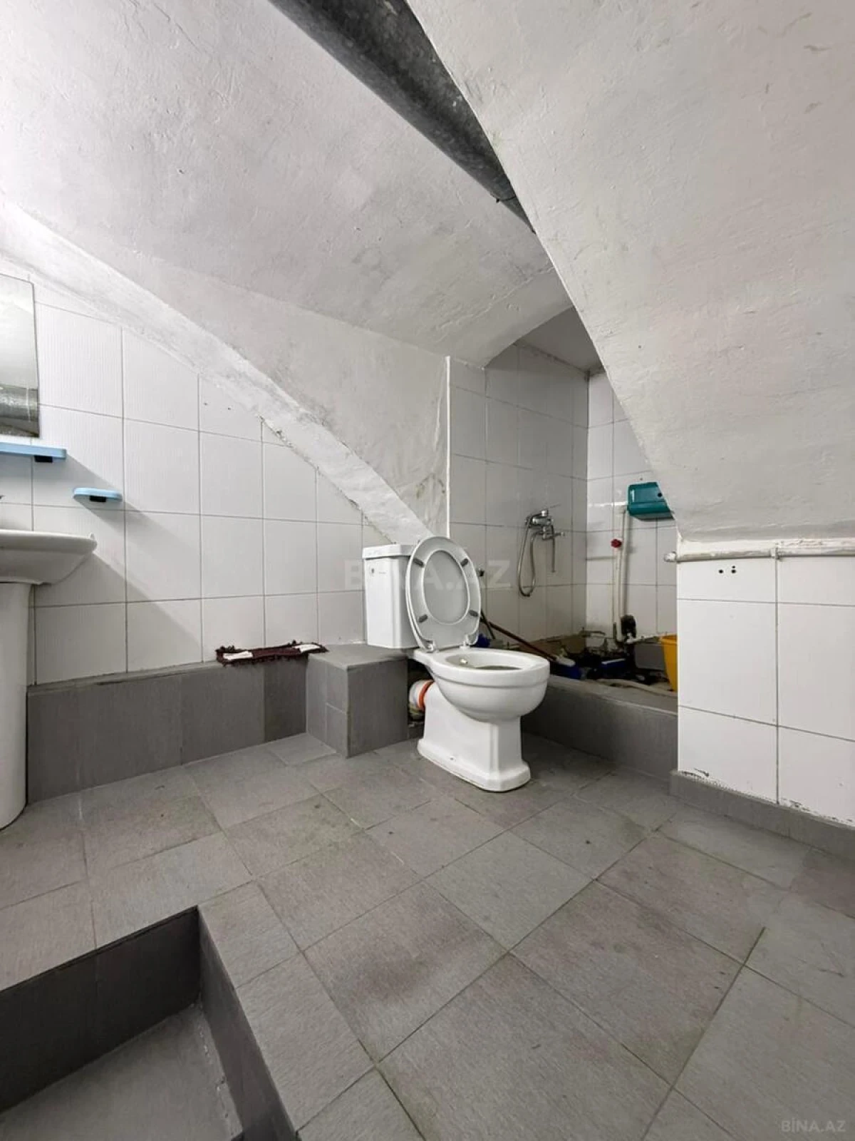 Kirayə verilir obyekt 151 m²