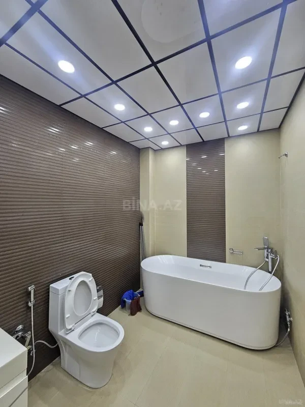 Satılır 4 otaqlı mənzil 172 m²