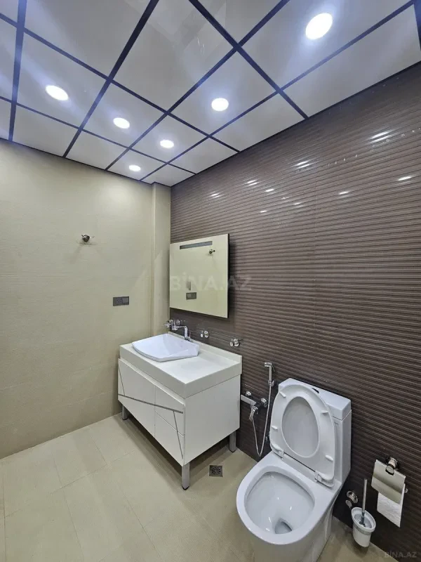 Satılır 4 otaqlı mənzil 172 m²