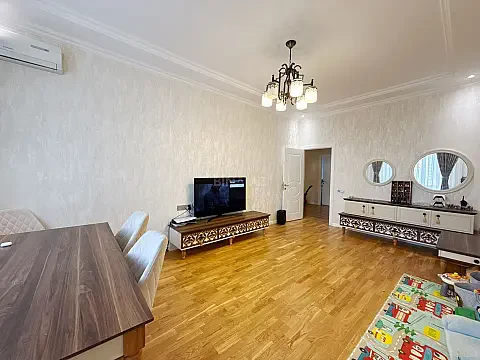 Satılır 3 otaqlı mənzil 105 m² — Bakı 3 otaq 105.00 m²