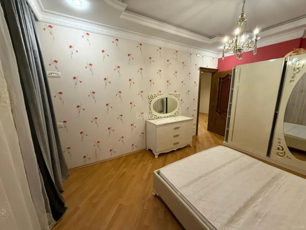 Kirayə verilir 2 otaqlı mənzil 85 m²