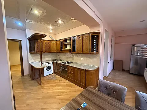 Kirayə verilir 2 otaqlı mənzil 85 m²