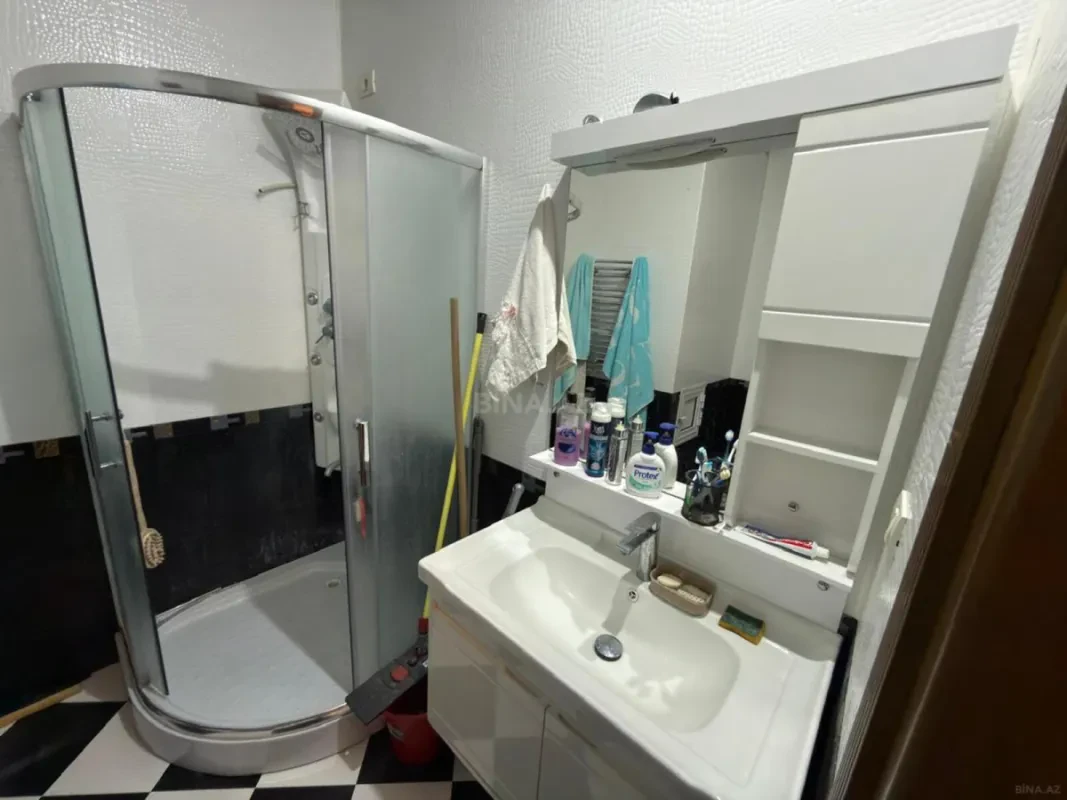 Kirayə verilir 2 otaqlı mənzil 85 m²