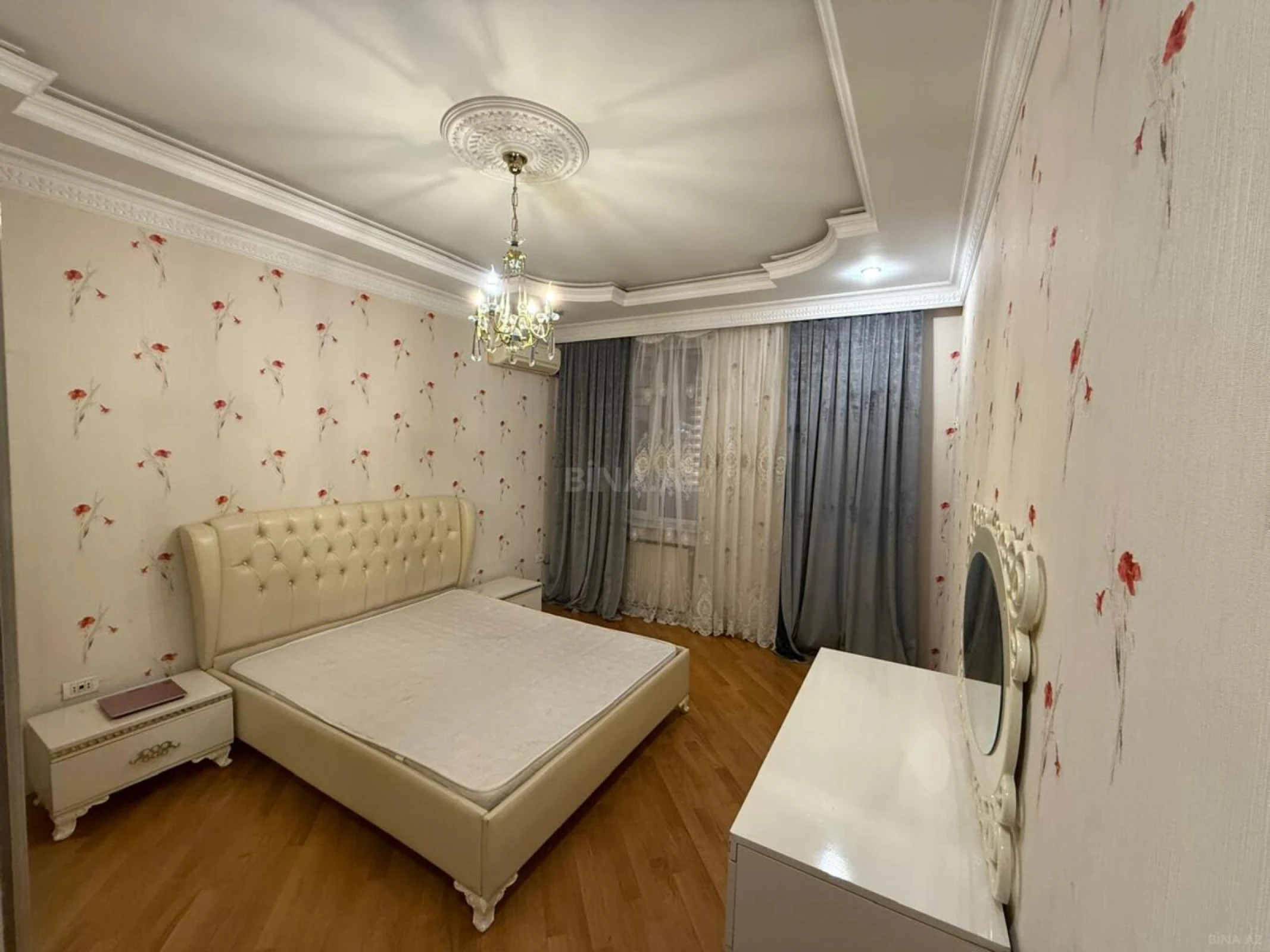 Kirayə verilir 2 otaqlı mənzil 85 m²