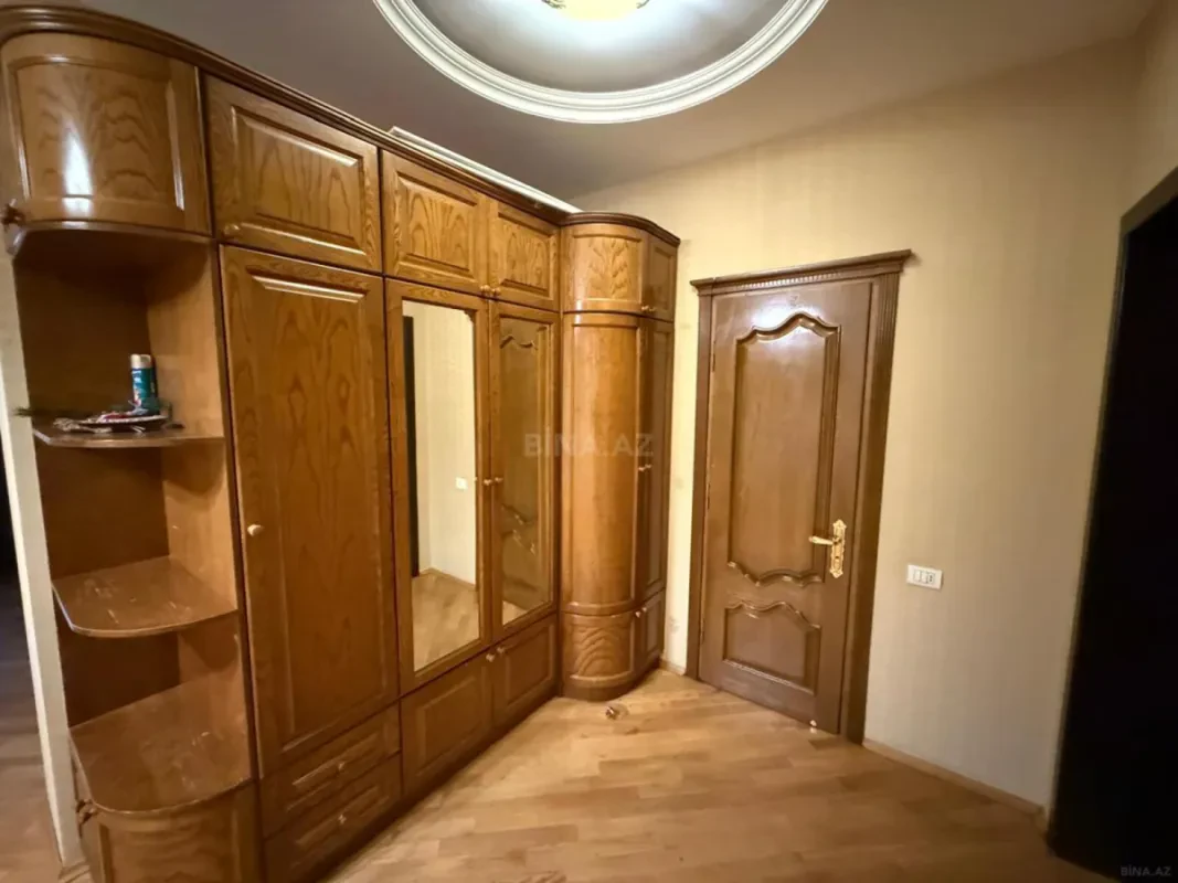 Kirayə verilir 2 otaqlı mənzil 85 m²