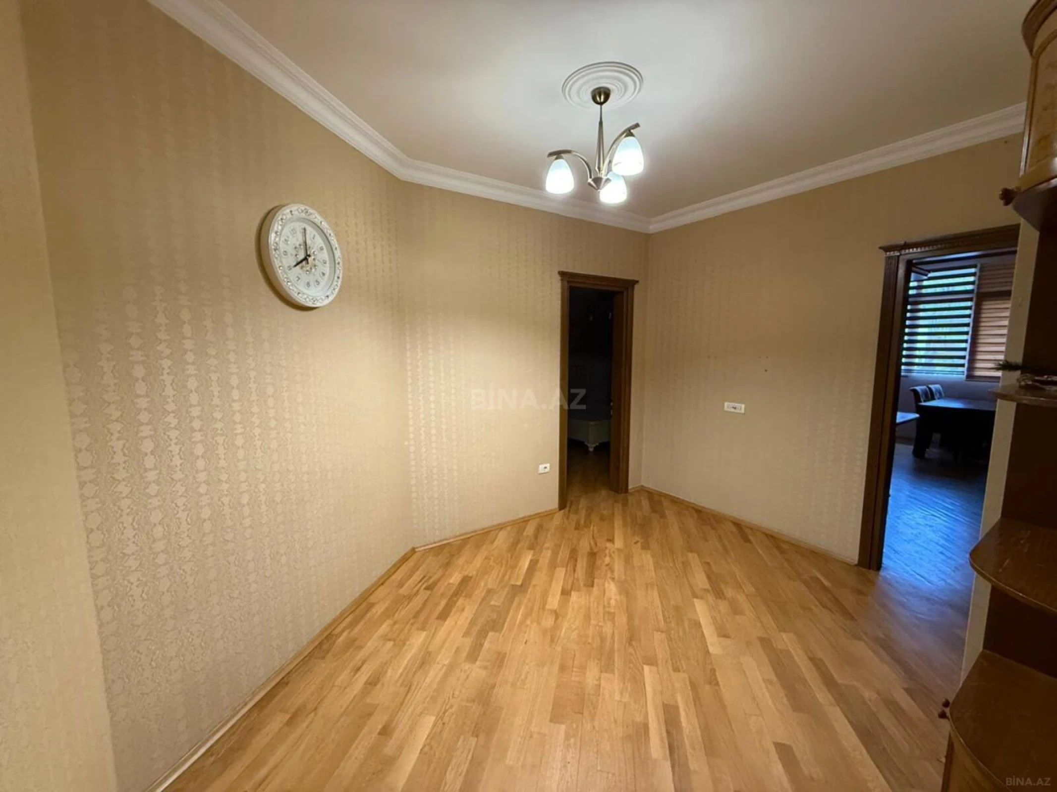 Kirayə verilir 2 otaqlı mənzil 85 m²