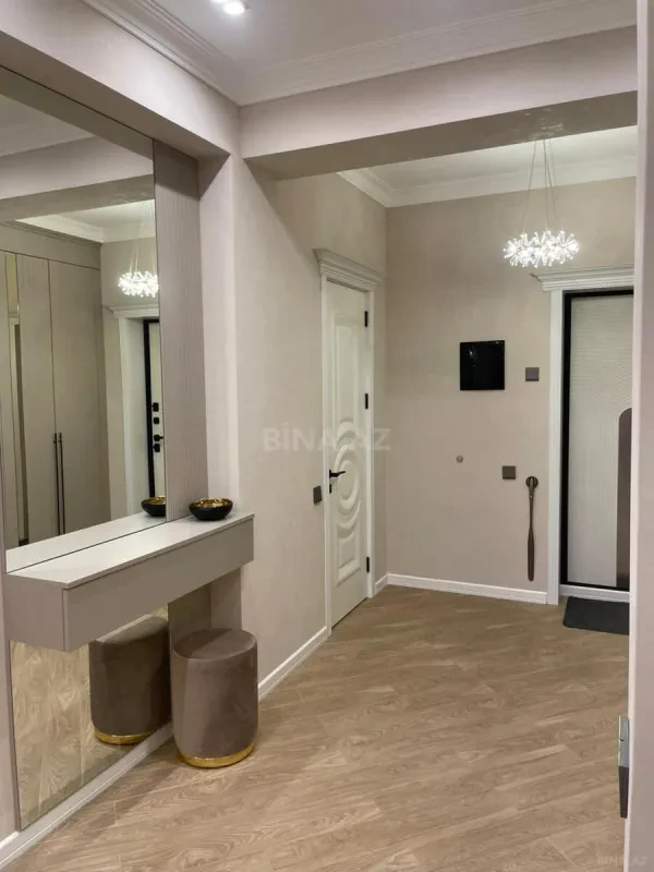 Kirayə verilir 3 otaqlı mənzil 106 m²