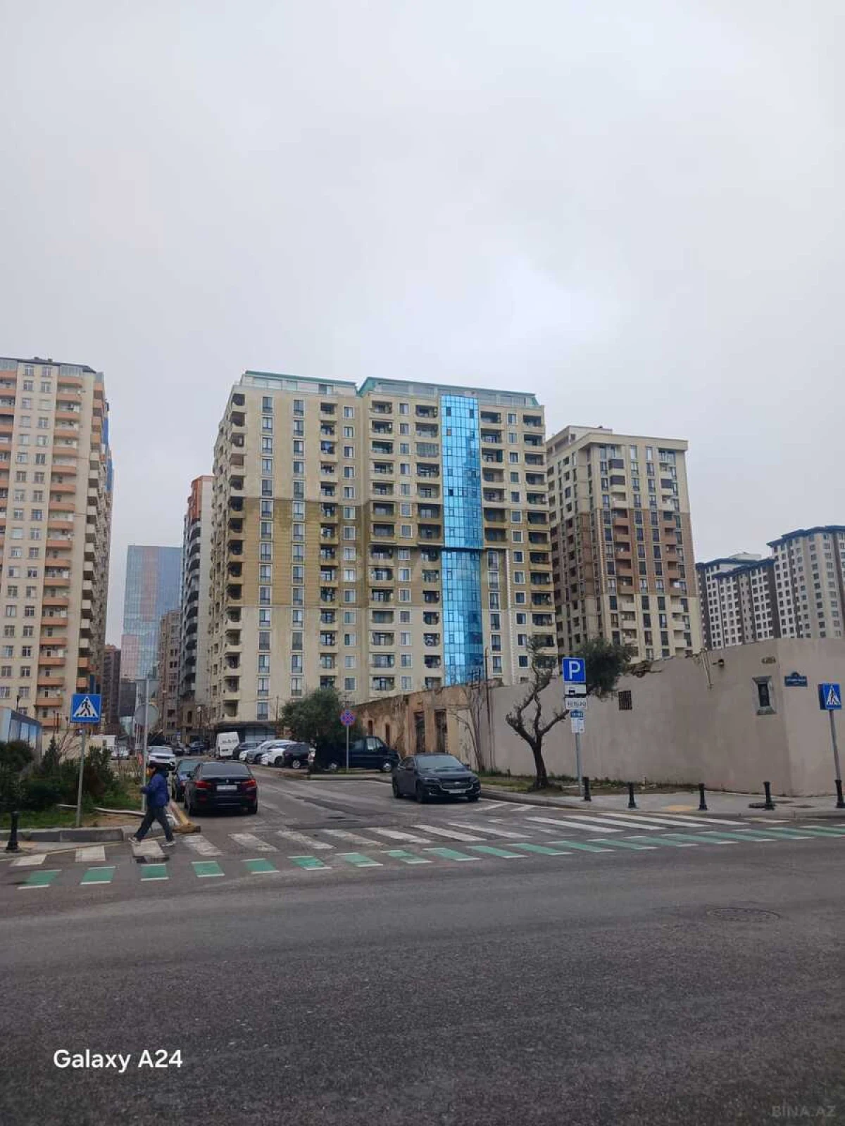 Satılır 3 otaqlı mənzil 107 m²