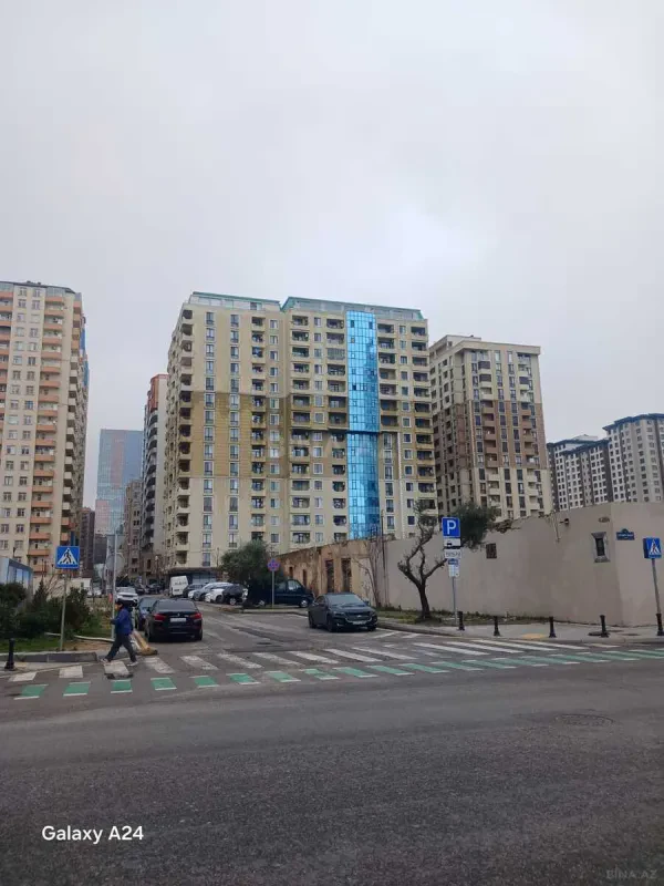 Satılır 3 otaqlı mənzil 107 m²