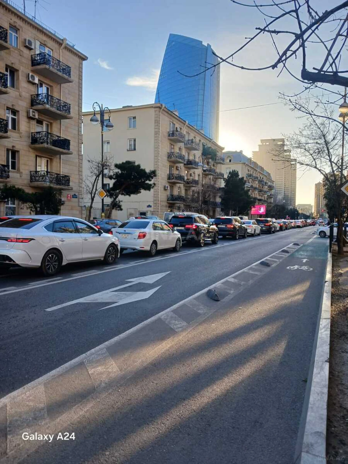 Satılır 3 otaqlı mənzil 107 m²