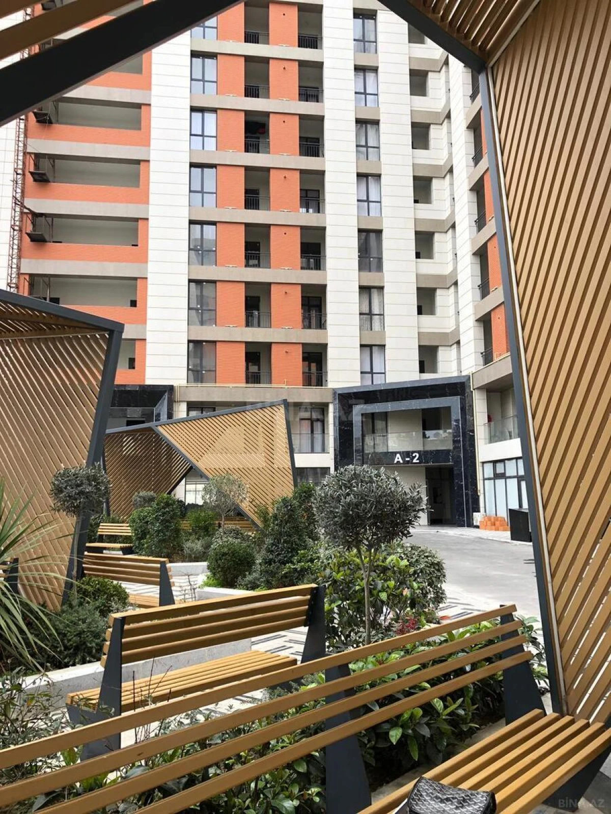 Kirayə verilir 2 otaqlı mənzil 80 m²