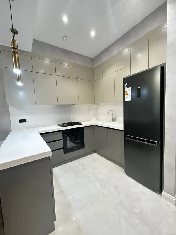Kirayə verilir 2 otaqlı mənzil 80 m²