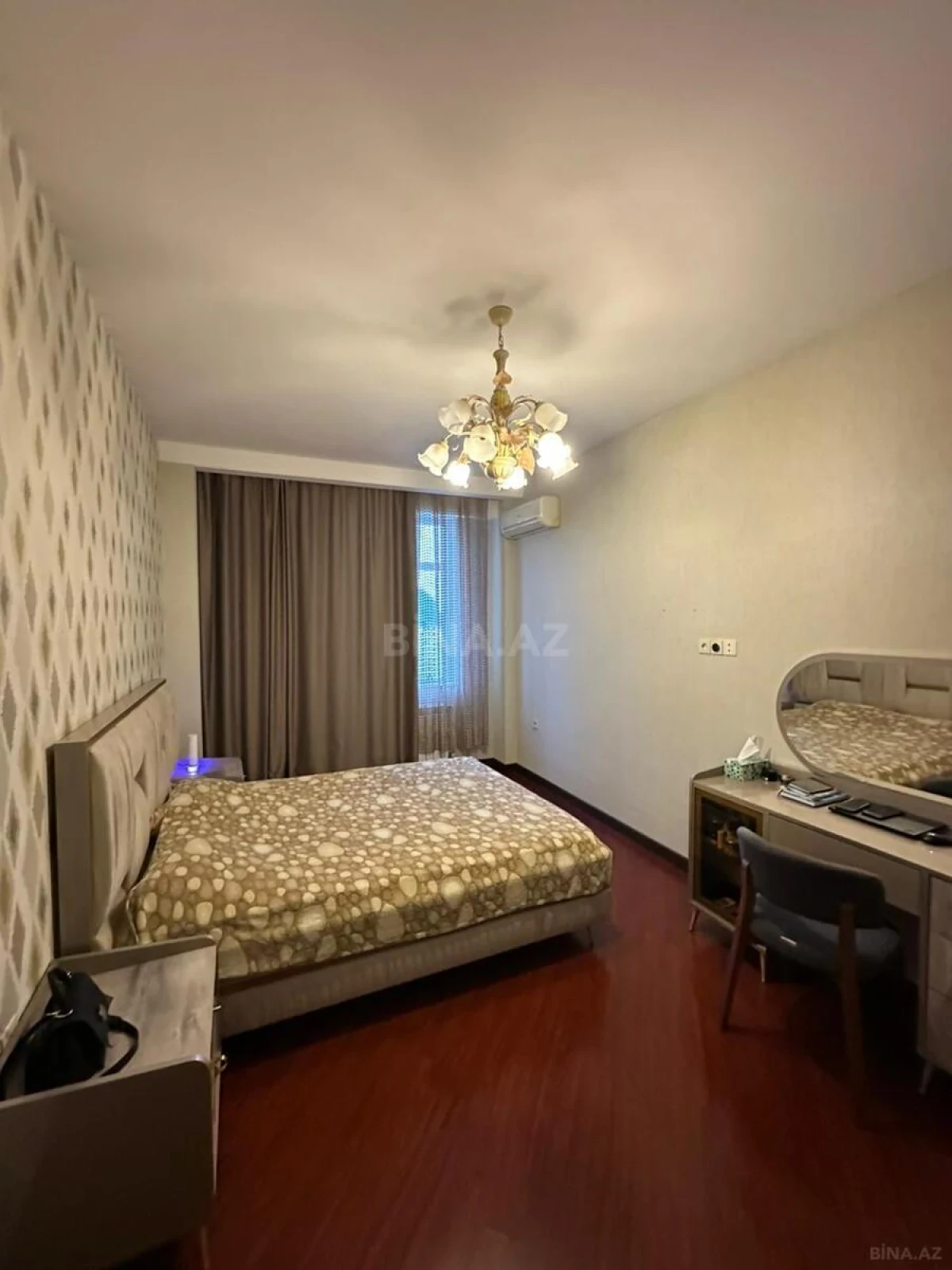 Kirayə verilir 3 otaqlı mənzil 130 m²