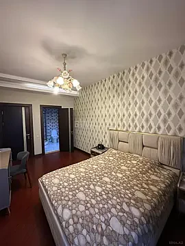 Kirayə verilir 3 otaqlı mənzil 130 m²
