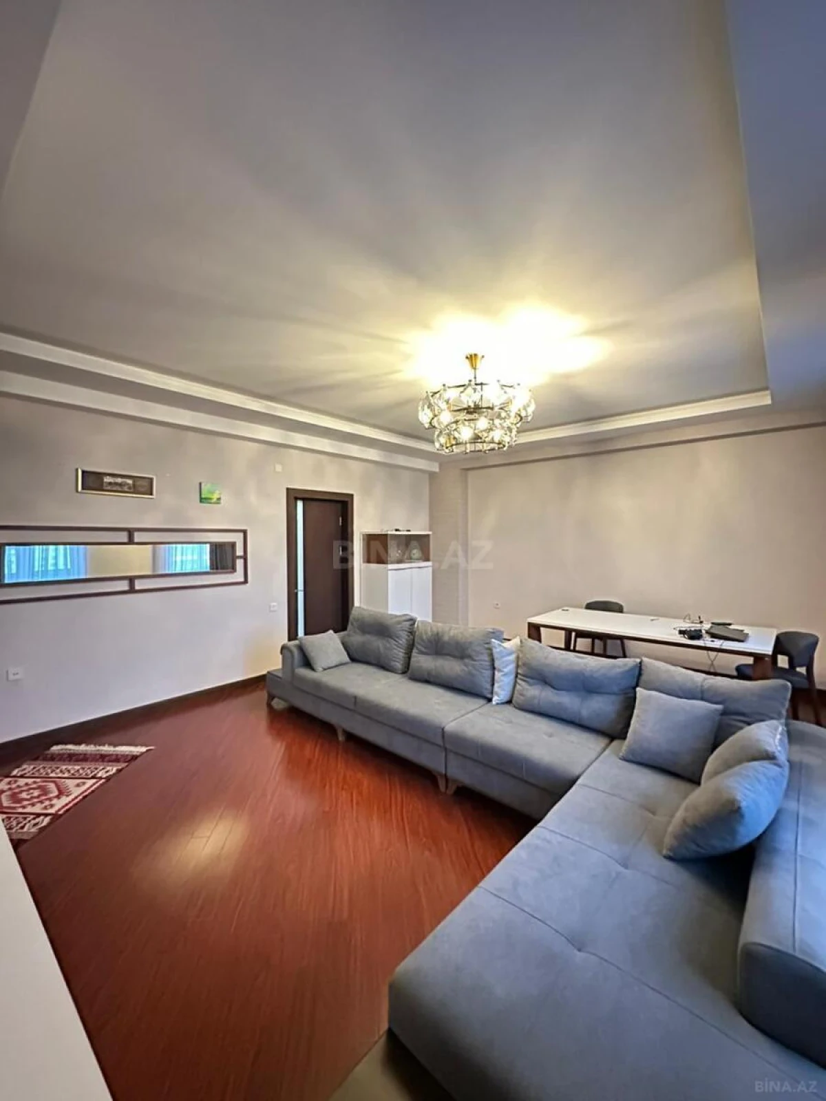 Kirayə verilir 3 otaqlı mənzil 130 m²