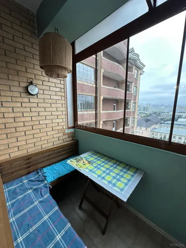 Kirayə verilir 3 otaqlı mənzil 130 m²