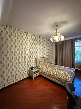Kirayə verilir 3 otaqlı mənzil 130 m²