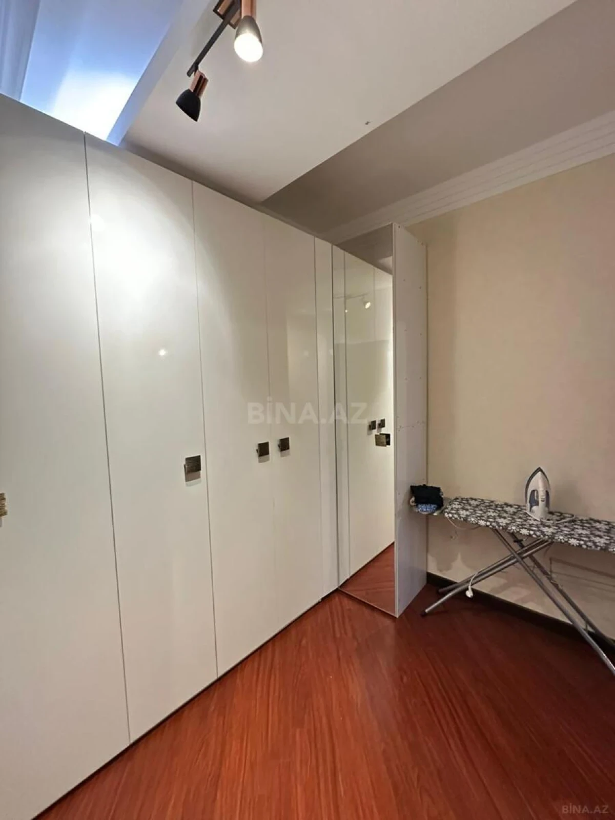 Kirayə verilir 3 otaqlı mənzil 130 m²