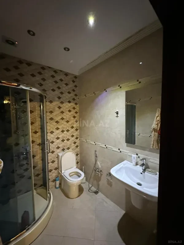 Kirayə verilir 3 otaqlı mənzil 130 m²