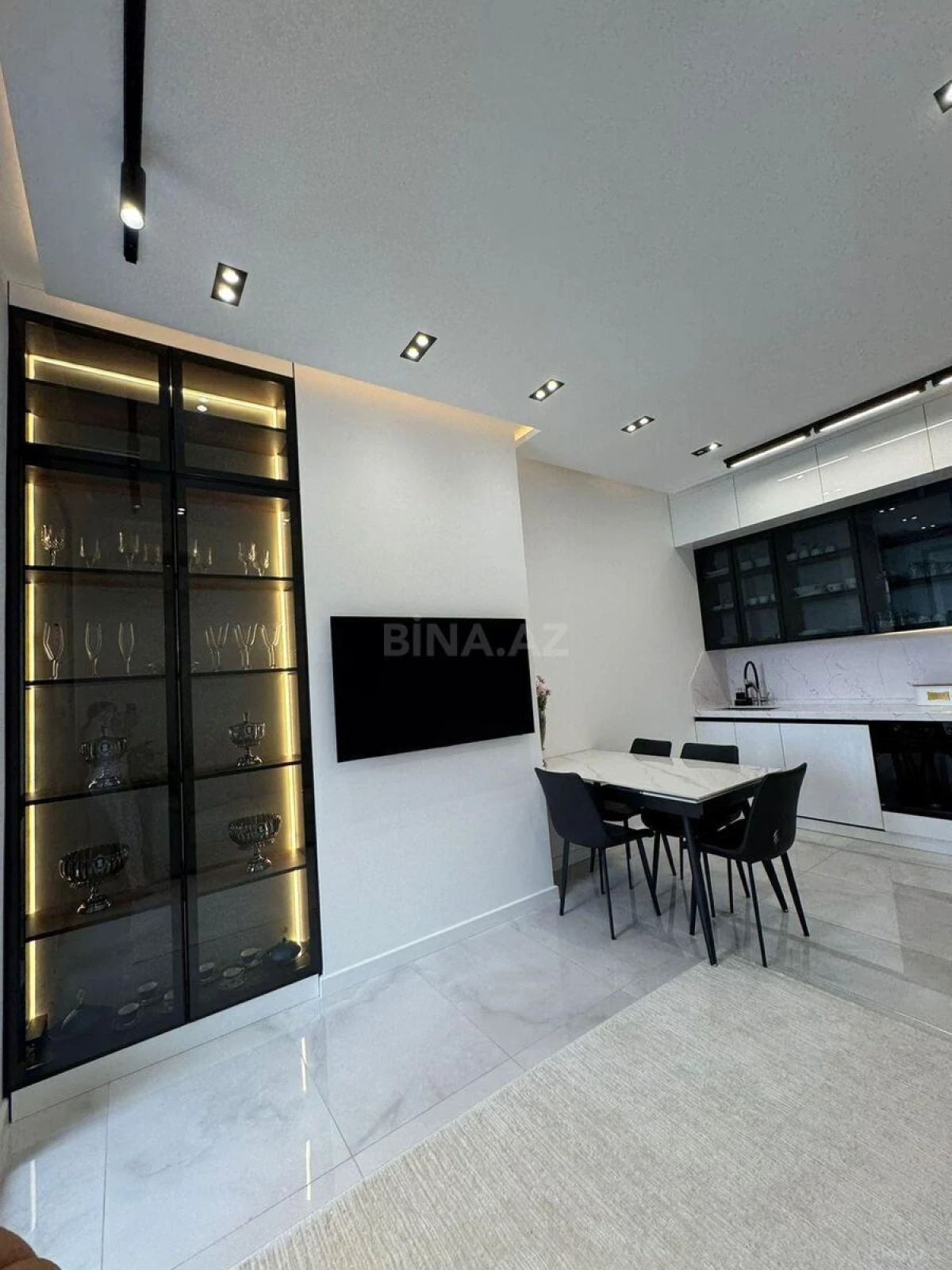 Kirayə verilir 2 otaqlı mənzil 55 m²