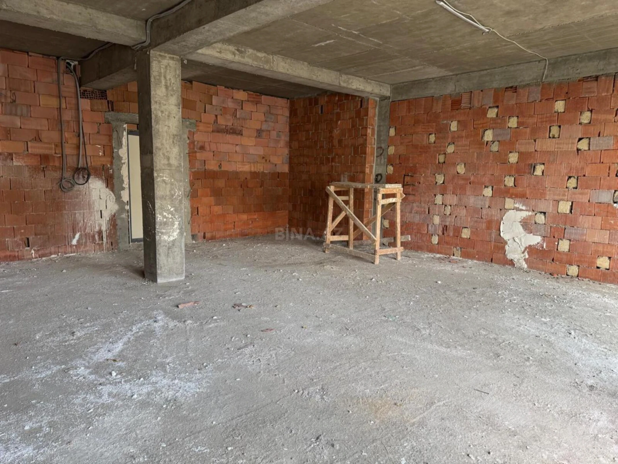 Satılır 2 otaqlı mənzil 91.9 m²