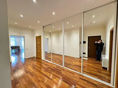 Kirayə verilir 3 otaqlı mənzil 125 m²