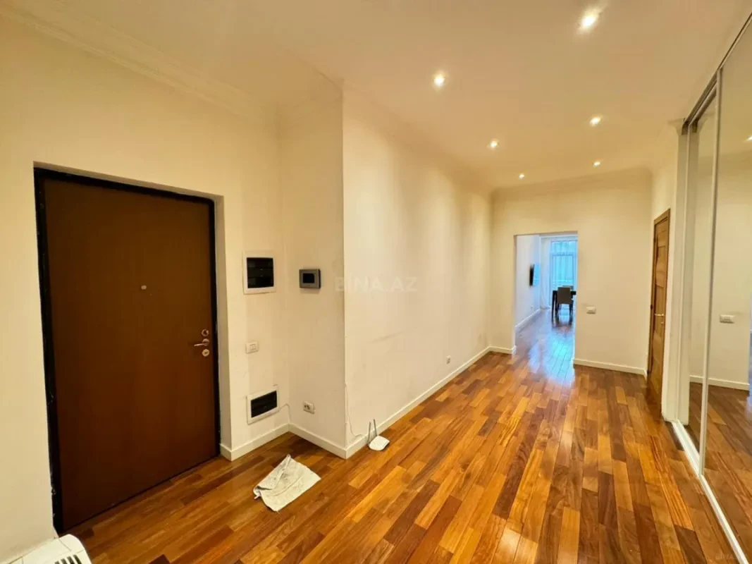 Kirayə verilir 3 otaqlı mənzil 125 m²