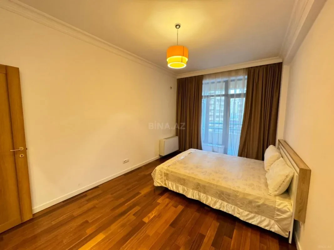 Kirayə verilir 3 otaqlı mənzil 125 m²