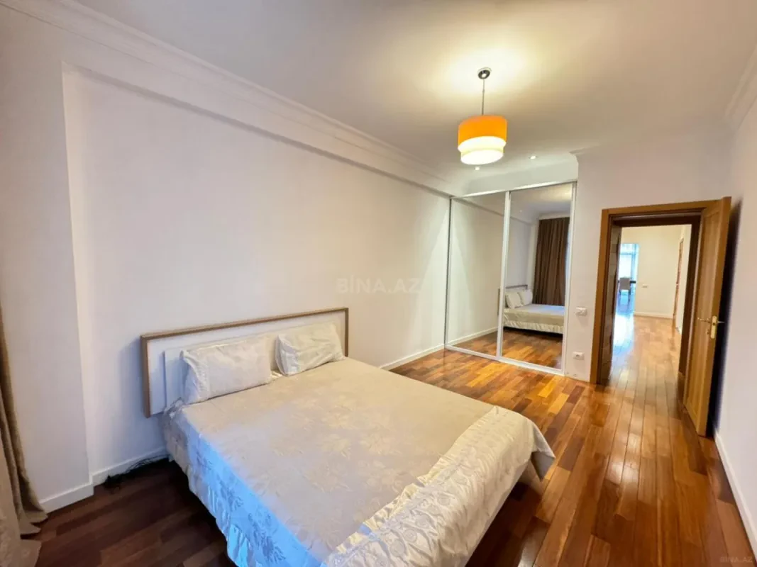 Kirayə verilir 3 otaqlı mənzil 125 m²