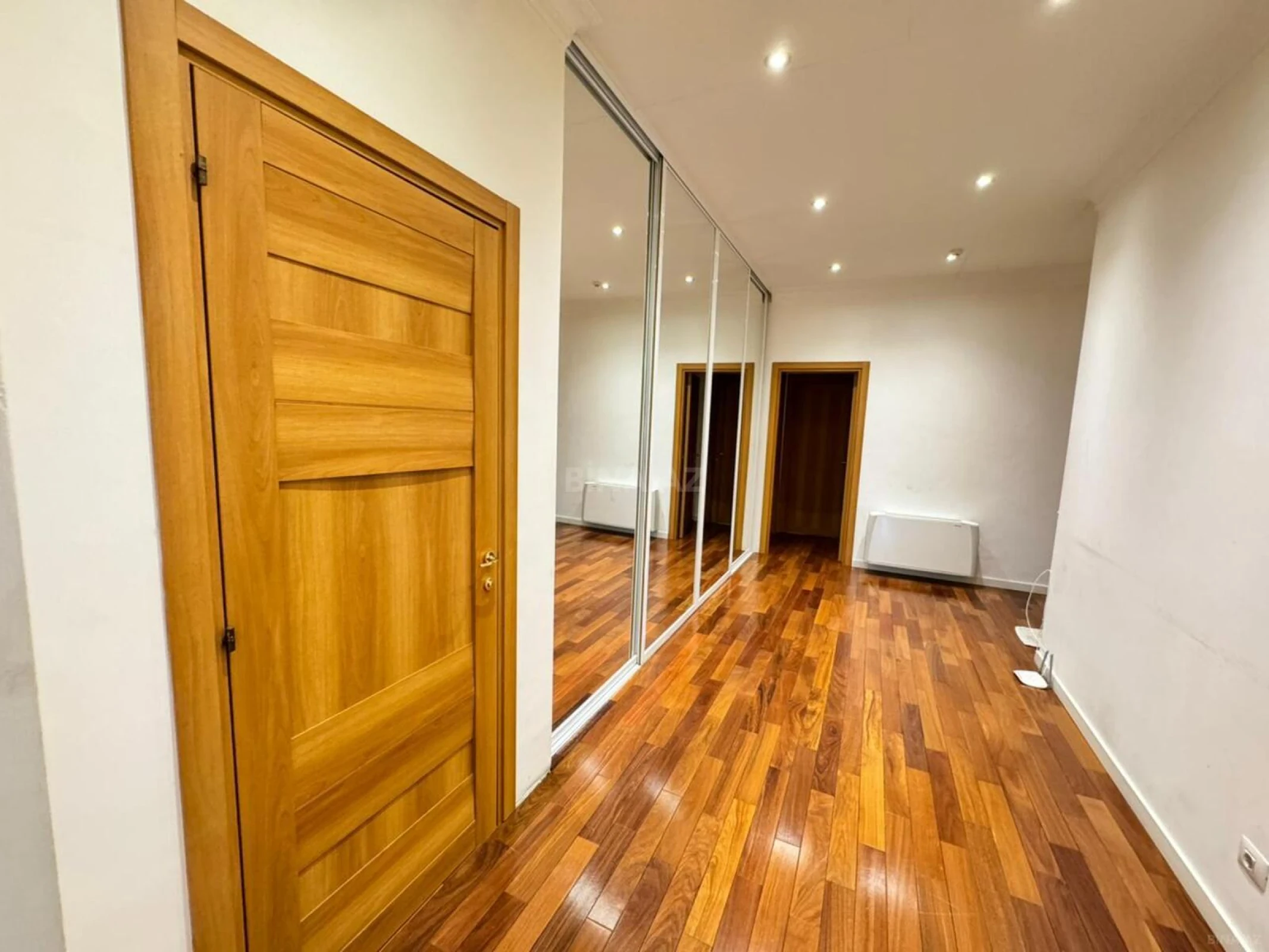Kirayə verilir 3 otaqlı mənzil 125 m²