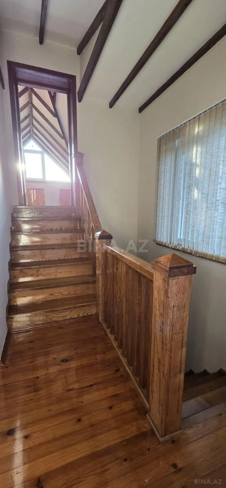 Satılır 6 otaqlı həyət evi 300 m²