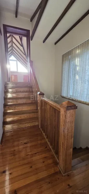 Satılır 6 otaqlı həyət evi 300 m²