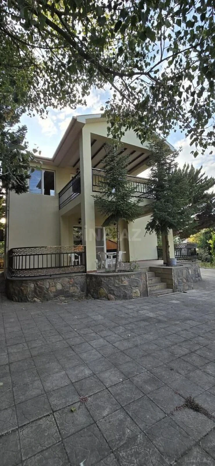 Satılır 6 otaqlı həyət evi 300 m²