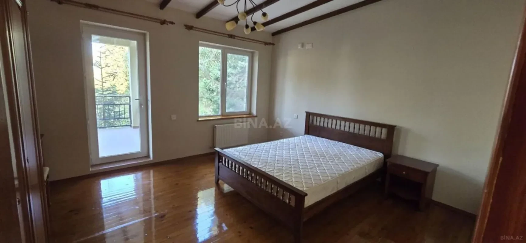 Satılır 6 otaqlı həyət evi 300 m²