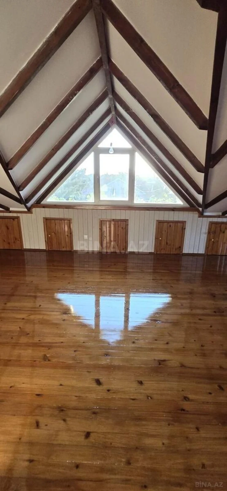 Satılır 6 otaqlı həyət evi 300 m²