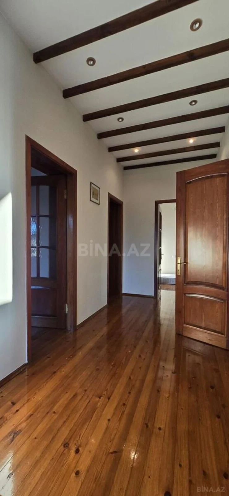 Satılır 6 otaqlı həyət evi 300 m²
