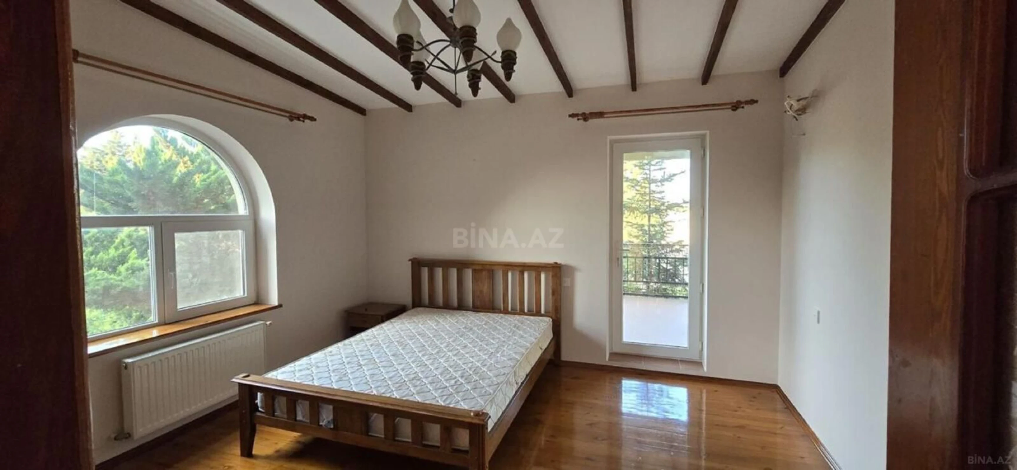 Satılır 6 otaqlı həyət evi 300 m²