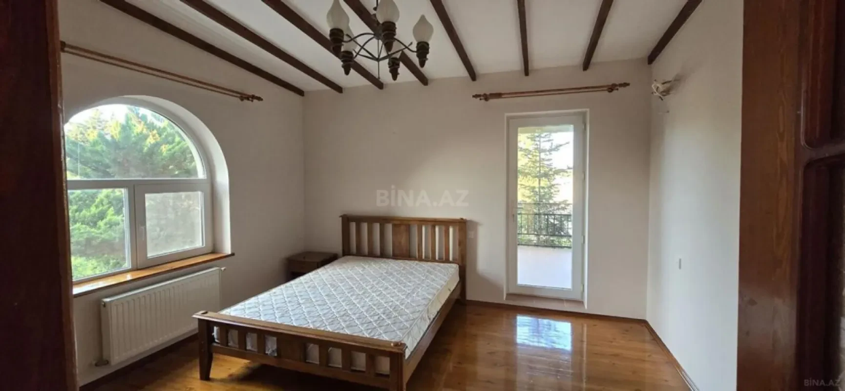 Satılır 6 otaqlı həyət evi 300 m²