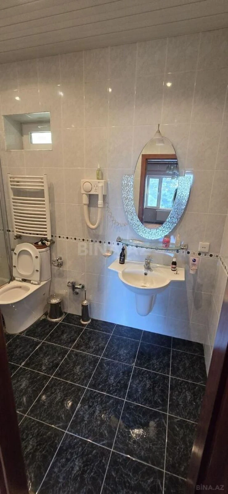 Satılır 6 otaqlı həyət evi 300 m²