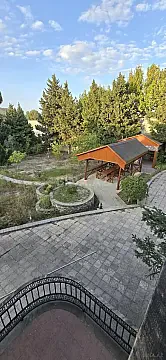 Satılır 6 otaqlı həyət evi 300 m²