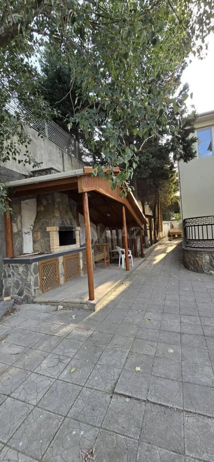 Satılır 6 otaqlı həyət evi 300 m²