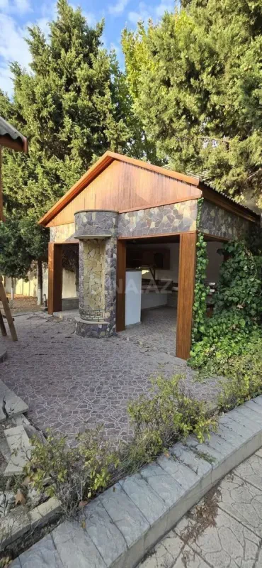 Satılır 6 otaqlı həyət evi 300 m²